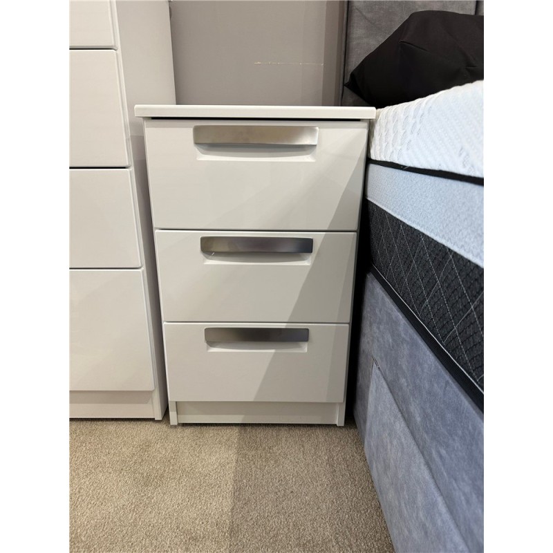 Clearance - Bedroom Milan 3 Drawer Bedside Chest Clearance - Bedroom Milan 3 Drawer Bedside Chest