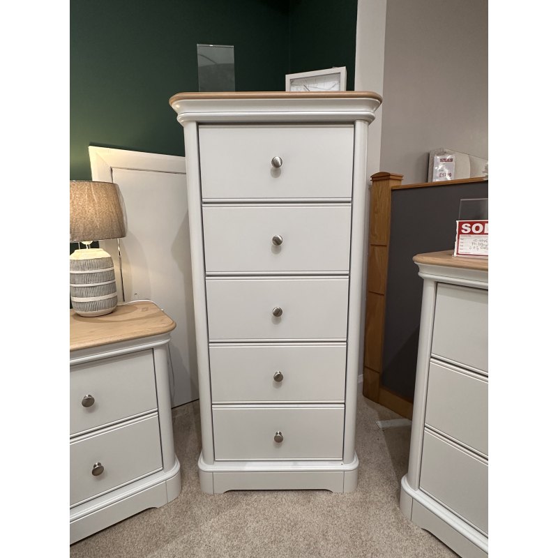 Clearance - Chartwell 5 Drawer Wellington Chest Clearance - Chartwell 5 Drawer Wellington Chest