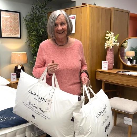 ✨ Giveaway Winner Announcement ✨ A big congratulations to Jane, our lucky winner of the Laura Ash...